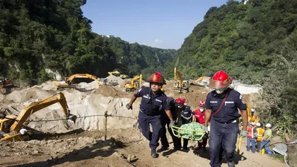 Bilanţul alunecărilor de teren din Guatemala a ajuns la 131 de morţi şi 300 de dispăruţi