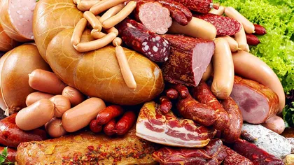 OMS: Carnea procesată, la fel de cancerigenă ca tutunul şi gazele de eşapament