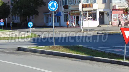 HAOS într-o intersecţie din Târgovişte. Sens giratoriu cu 33 de semne de circulaţie