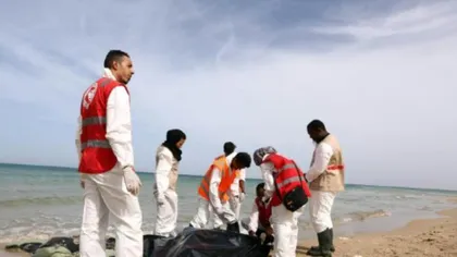 Cadavrele a 43 de MIGRANŢI, descoperite pe coasta libiană