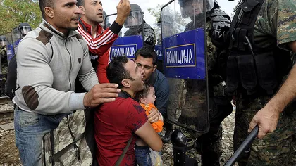 Vin alte valuri de imigranţi: 10.000 de migranţi au intrat în Macedonia, într-o singură zi