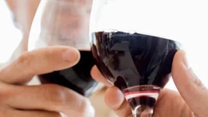 Vinul roşu te ajută să nu te îngraşi