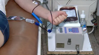 Mai mulţi donatori de sânge s-au trezit cu roţile blocate în faţa Centrului de Transfuzii