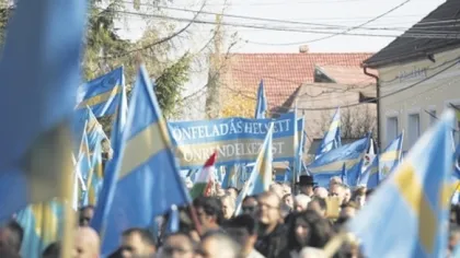 Miting în Harghita: Maghiarii au manifestat pentru AUTONOMIE, la Miercurea Ciuc. PETIŢIE pentru guvernul Cioloş