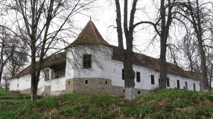 BLACK FRIDAY 2015. Un castel vechi de 500 de ani din Braşov a fost vândut la preţ de GARSONIERĂ