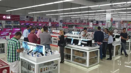 Un mare retailer îşi va închide toate magazinele din România. Ieftiniri de 90%