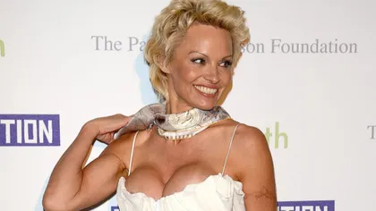 Pamela Anderson, ANUNŢ ŞOC. 