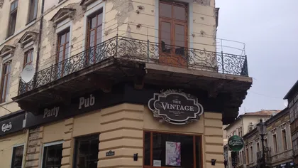 Zeci de restaurante, cluburi şi teatre din Bucureşti funcţionează în clădiri cu BULINĂ ROŞIE