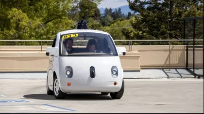O maşina Google Self Driving Car a fost trasă pe dreapta şi a primit amendă deoarece mergea prea încet FOTO
