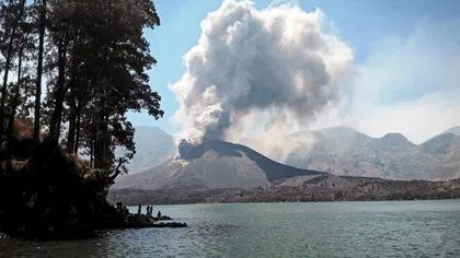 Aeroportul din Bali a fost închis din cauza norilor de cenuşă vulcanică