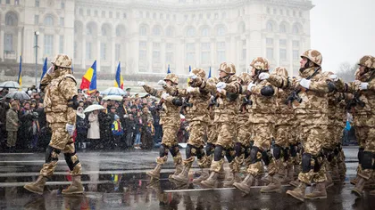 1 DECEMBRIE ZIUA NAŢIONALĂ: Peste 2.600 de militari la parada din Piaţa Constituţiei