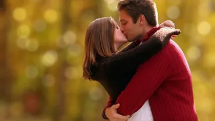 Aşa se sărută perfect! Metoda demonstrată ştiinţific  VIDEO