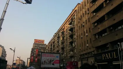 INCENDIU într-un bloc de pe Bulevardul Magheru din Capitală. Trei persoane, la spital FOTO şi VIDEO