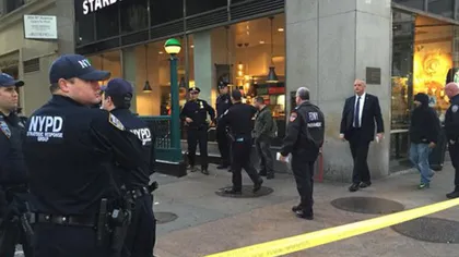 Atac armat într-o staţie de metrou din New York. O persoană a murit şi alte două au fost rănite
