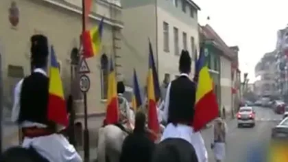 1 DECEMBRIE ZIUA NAŢIONALĂ. Românii din Covasna şi Harghita primesc o mie de steaguri tricolore