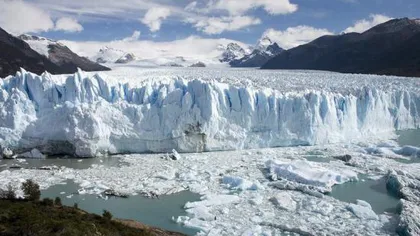 O uriaşă crăpătură din stratul de gheaţă al Antarcticii provoacă panică