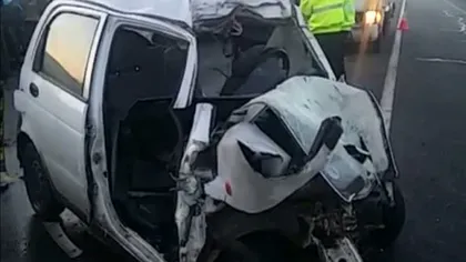 Accident grav, şofer mort după ce a intrat cu maşina într-o cisternă cu kerosen VIDEO