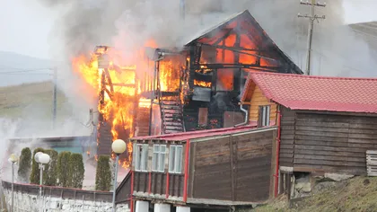 Incendiu în Cluj. O casă a fost mistuită de flăcări