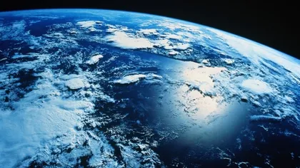 Fotografie SPECTACULOASĂ cu Terra, făcută din spaţiu. A fost prima oară când s-au observat aceste detalii