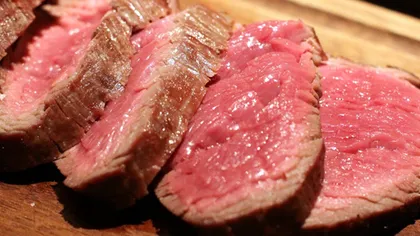 Ai grijă de sănătatea ta: Iată cu ce poţi înlocui carnea roşie
