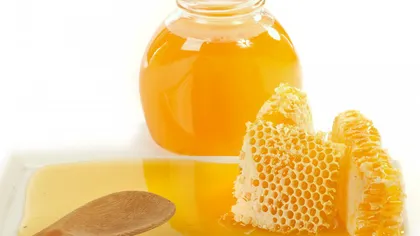 Mierea de albine, minunea naturii. Ce afecţiuni tratează