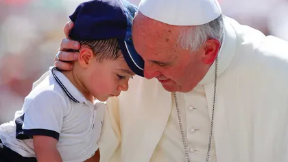 Papa Francisc a oferit adăpost unei românce care a născut pe stradă