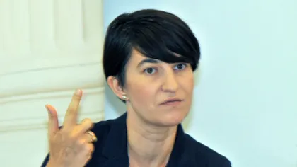 Ministrul Violeta Alexandru: 