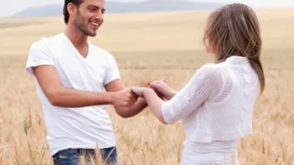 Cum să ai o căsnicie fericită! Aplică aceste tactici demonstrate ştiinţific