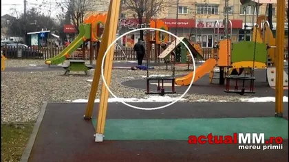 Adolescenţi găsiţi leşinaţi într-un parc din Baia Mare. Martorii cred că tinerii au consumat droguri VIDEO