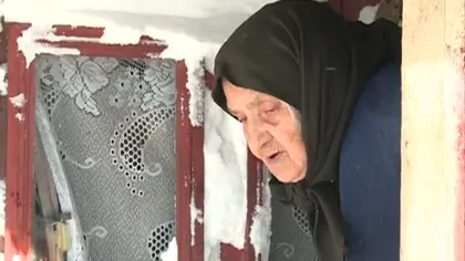 Imagini dramatice într-un sat din Buzău. Bătrână de 93 de ani, blocată în casă timp de trei zile