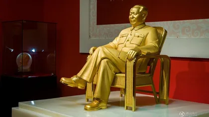 Statuia poleită cu aur care îl reprezenta pe Mao Zedong a fost demolată, după numai câteva zile VIDEO
