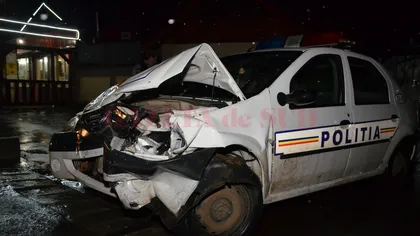 Accident cu maşina poliţiei, în Dolj. În autoturism se afla şi o persoană reţinută