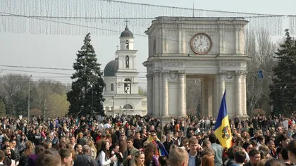 Noi proteste la Chişinău. Mii de moldoveni au cerut alegeri anticipate VIDEO