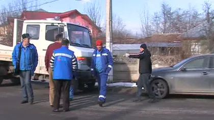 Scandal la Buzău. Un angajat Electrica a fost lovit intenţionat cu maşina de patronul unei firme de internet