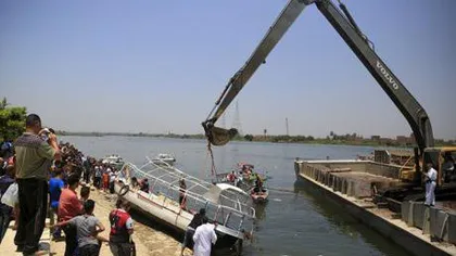Tragedie la Cairo: Un vas s-a scufundat în Nil. Cel puţin 13 persoane şi-au pierdut viaţa