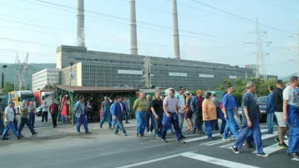 Protestul energeticienilor de la termocentrala Mintia s-a încheiat prin semnarea unui protocol cu reprezentanţii Guvernului