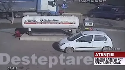 Accident CUMPLIT în Bacău. Un bătrân, călcat de TIR şi abandonat pe marginea drumului VIDEO