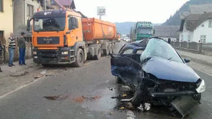 Accident cumplit la Suceava. O mamă şi doi copii au fost grav răniţi într-un accident
