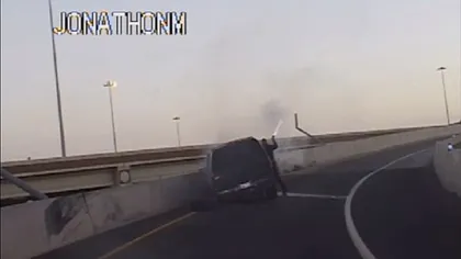 Intervenţie spectaculoasă: Şofer salvat în ultimul moment din maşina cuprinsă de flăcări VIDEO