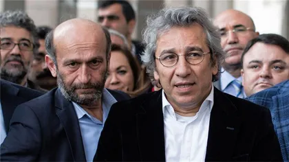 Doi jurnalişti turci arestaţi pentru dezvăluiri incomode au fost eliberaţi din închisoare