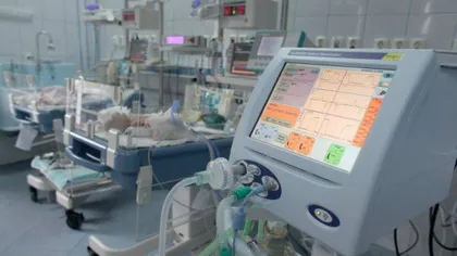 Bebeluş MORT la trei ore după operaţie. Părinţii acuză medicii de MALPRAXIS