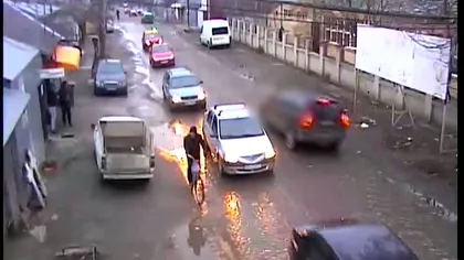 Un copil din Brăila, spulberat de o maşină în timp ce traversa neregulamentar VIDEO