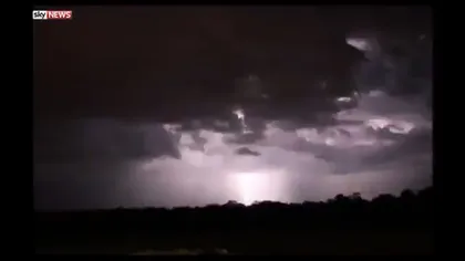 Spectacol de fulgere pe cerul Australiei. Imagini impresionante