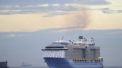 Croazieră de groază: Una dintre cele mai mari nave de croazieră, lovită de o furtună puternică VIDEO