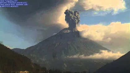 Ecuador: Vulcanul Tungurahua a erupt SPECTACULOS, aruncând o imensă coloană de cenuşă VIDEO
