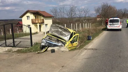 Accident grav la Sibiu. Două persoane au fost rănite după ce maşina în care se aflau a intrat într-un cap de pod