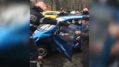 Accident în Capitală. Maşina în care se aflau doi bătrâni a fost lovită în plin de un bolid