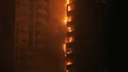 Incendiu de proporţii în zgârie-nori din Emiratele Arabe Unite VIDEO