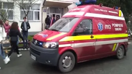 Accident GRAV la Sibiu: Cinci răniţi după o ciocnire frontală între două maşini