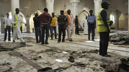 Dublu atac sinucigaş într-o moschee din nord-estul Nigeriei: Cel puţin 22 de persoane şi-au pierdut viaţa